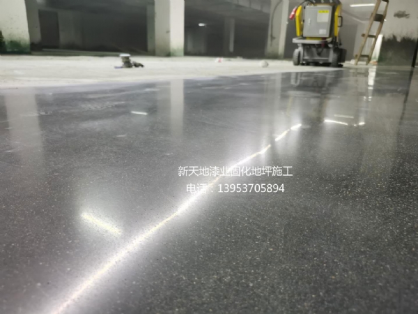 車庫(kù)地坪漆施工方案和價(jià)格？